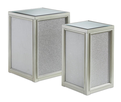 Enrica 16.13" Glam Square Glass Top End Table - Silver Finish |Table de bout carrée somptueuse Enrica de 16,13 po avec dessus en verre - fini argenté