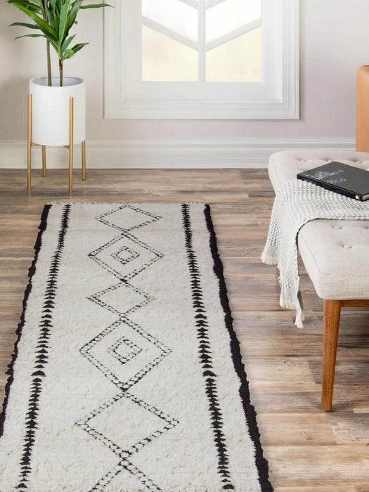 Zelda Contemporary 2'3\" x 7'6\" Runner Rug in Ivory Indoor Area Rug