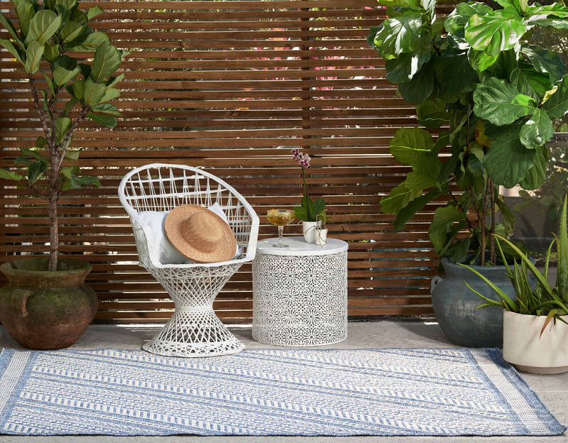 Livia Transitional 5'3\" x 7'0\" Area Rug in Blue Indoor Area Rug