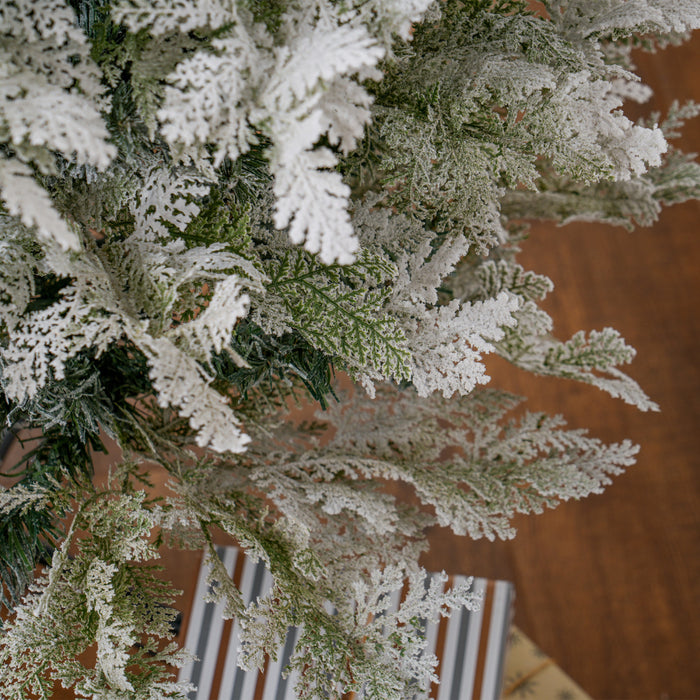 Homcom Flocked Pencil Artificial Christmas Tree With Realistic Branch Tips