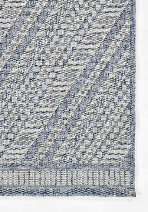 Livia Transitional 6'6\" x 9'0\" Area Rug in Blue Indoor Area Rug