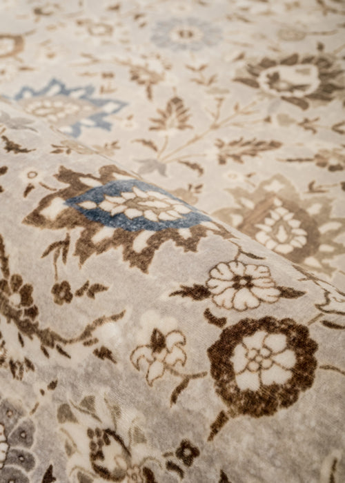 Lunelle Traditional Grey Washable Rug 6'7\" x 9'0\" Indoor Area Rug