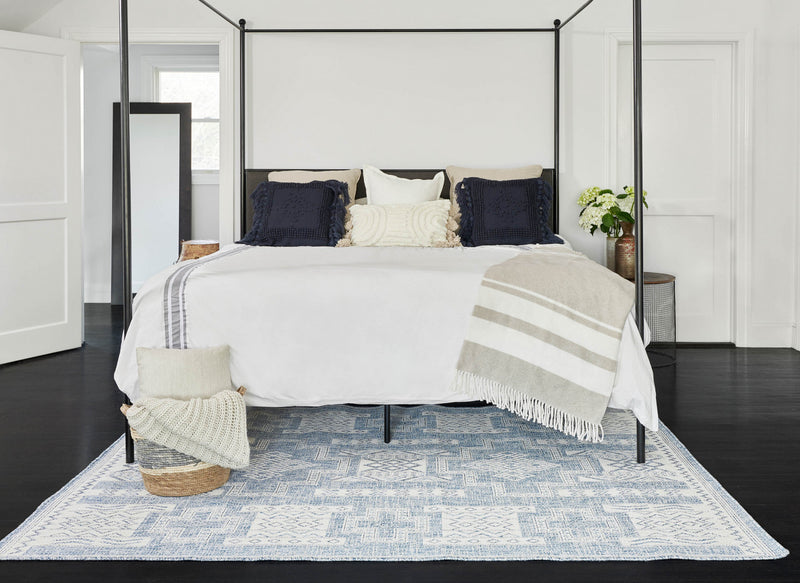 Nyra Transitional 6'6\" x 9'0\" Area Rug in Blue Indoor Area Rug