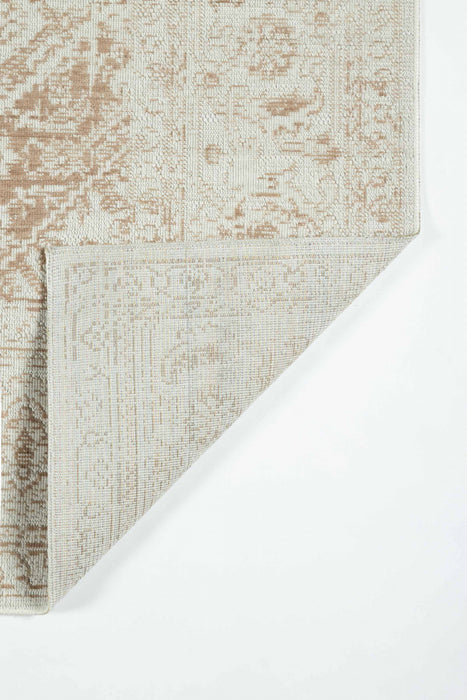 Maude Traditional 5'3\" x 7'3\" Area Rug in Brown Indoor Area Rug