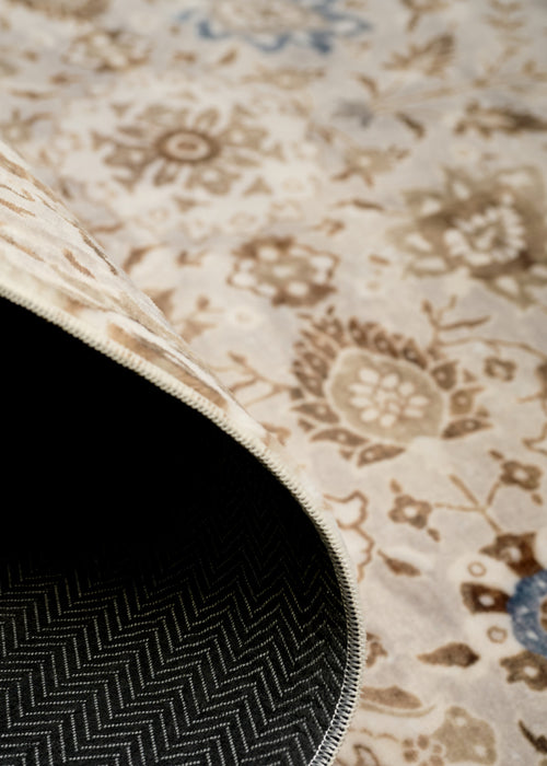 Lunelle Traditional Grey Washable Rug 5'0\" x 7'6\" Indoor Area Rug