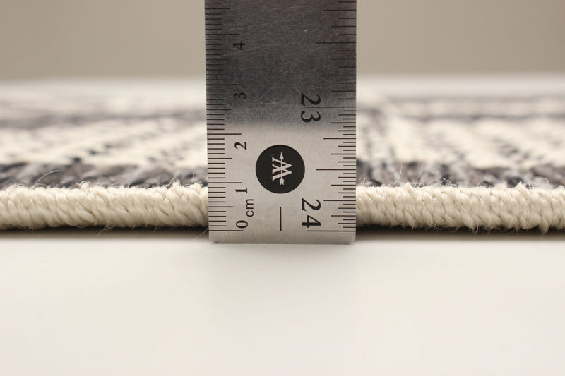 Bodhi Grey Area Rug - 2'8\" x 8'2\"