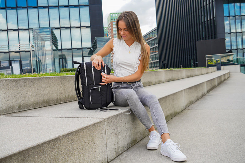 Swissdigital KATY Rose Platinum Backpack – 16\" Laptop Bag, USB Charging, SDD Finder, RFID Protection, Multi-Pockets