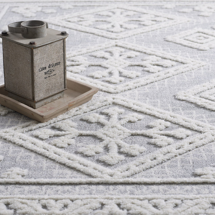 Quinto Westerner Shag Area Rug - 7'7\" x 10'