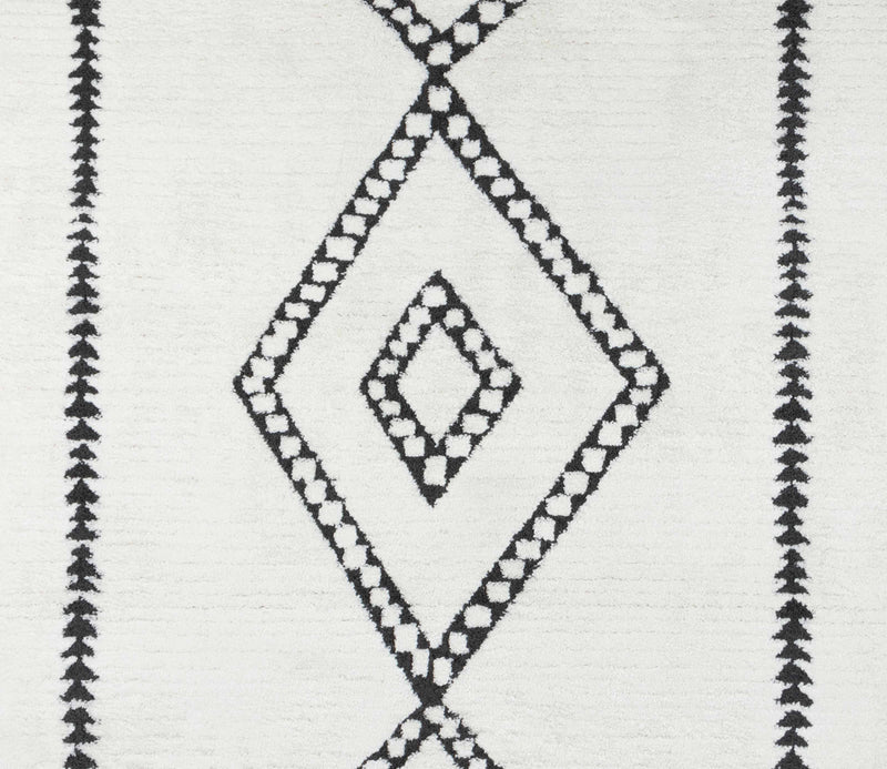 Zelda Contemporary 5'3\" x 7'2\" Area Rug in Ivory Indoor Area Rug
