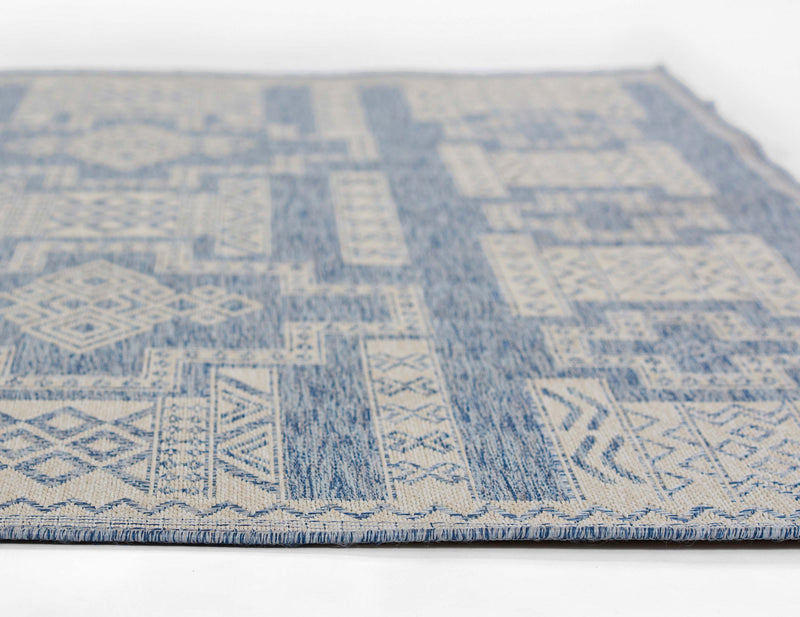 Nyra Transitional 6'6\" x 9'0\" Area Rug in Blue Indoor Area Rug