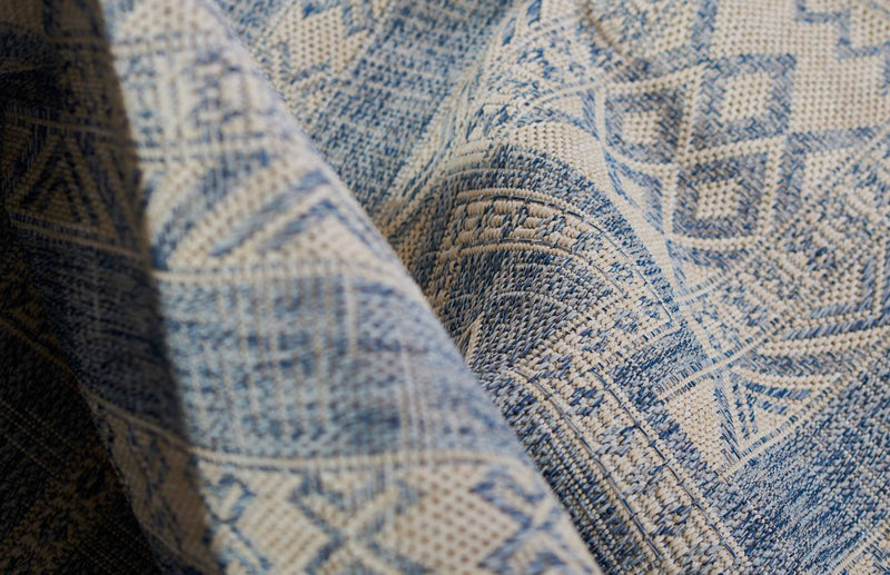 Nyra Transitional 5'3\" x 7'0\" Area Rug in Blue Indoor Area Rug