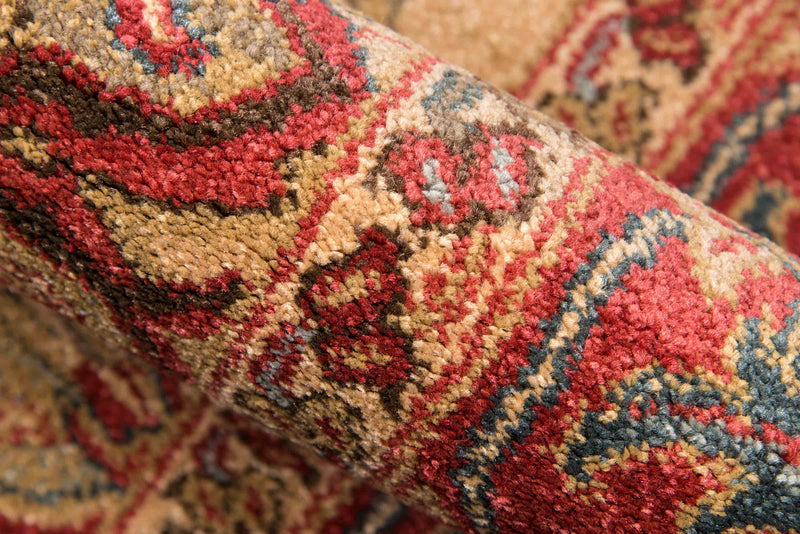 Lux Traditional 9'3\" x 12'6\" Area Rug in Ivory Indoor Area Rug