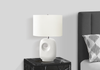 Lilith 16" Ceramic Table Lamp with Linen Ivory Shade – White | Lampe de table Lilith de 16 po en céramique avec abat-jour ivoire - noire