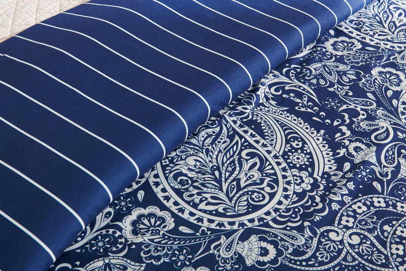 Lochlan 3-Piece King Comforter Set - Navy and White