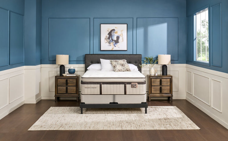 Stearns & Foster® Swansea Luxury Euro Pillowtop King Mattress Set