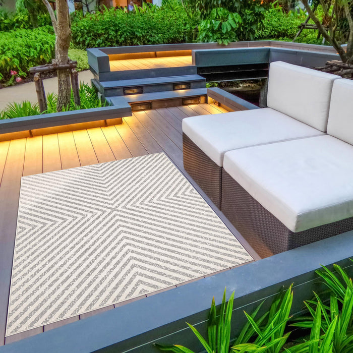 Dodie Light Grey 5'3\" x 7'7\" Area Rug