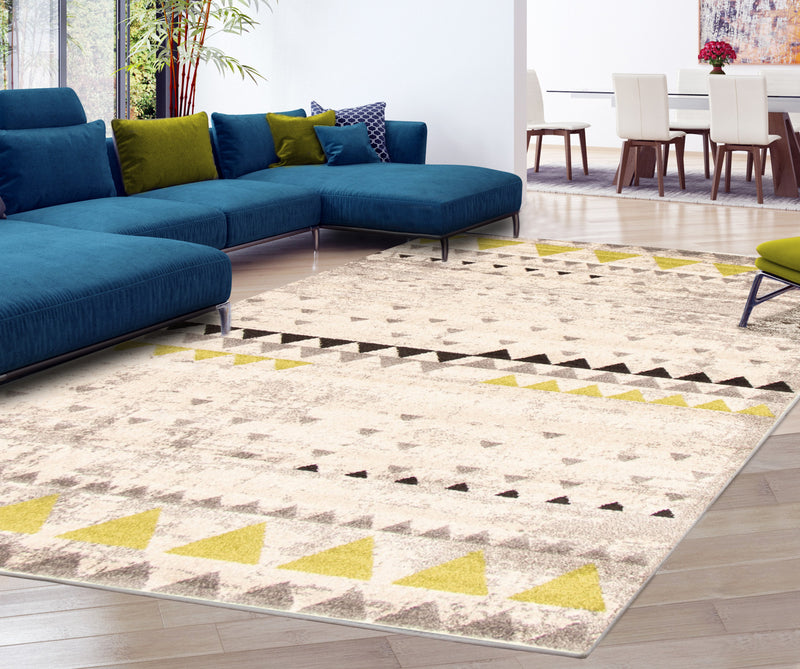 Raja Ivory-Green Area Rug - 5'3\" x 7'3\"