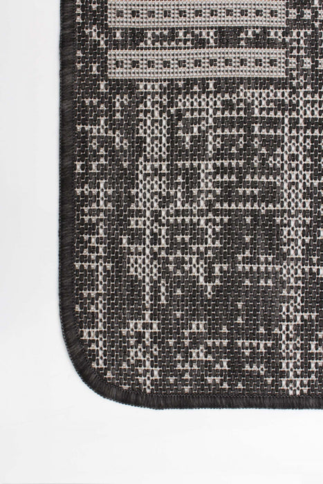 Joni Black Area Rug - 4'4\" X 6'5\" 