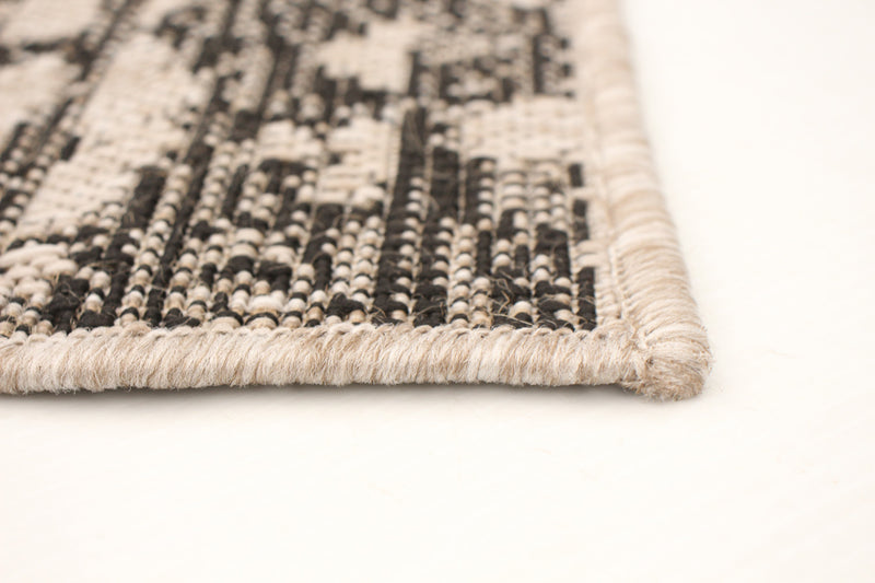 Sadie Safari Silver-Black Area Rug - 3'11\" x 5'7\"