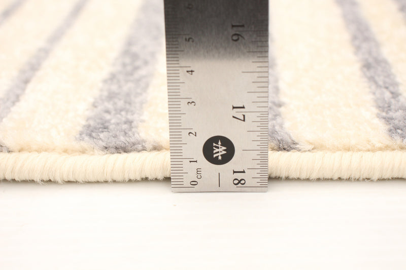 Faith Cream-Silver Area Rug - 3'11\" x 5'7\"