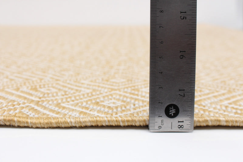 Neisha Diamond Gold Rug 6'7\" X 9'6\" Area Rug