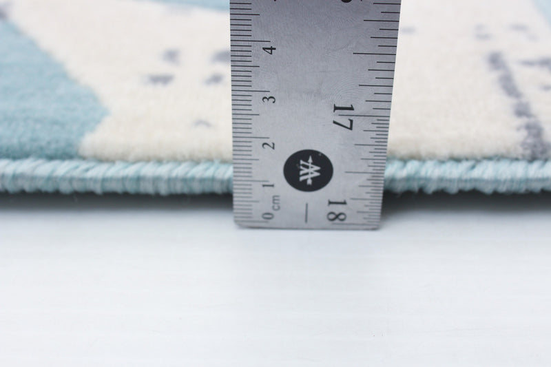 Ira Aqua 4'7\" x 6'7\" Area Rug