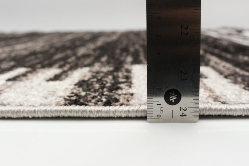 Vera Harmony Black Area Rug - 5'2\" x 7'5\"