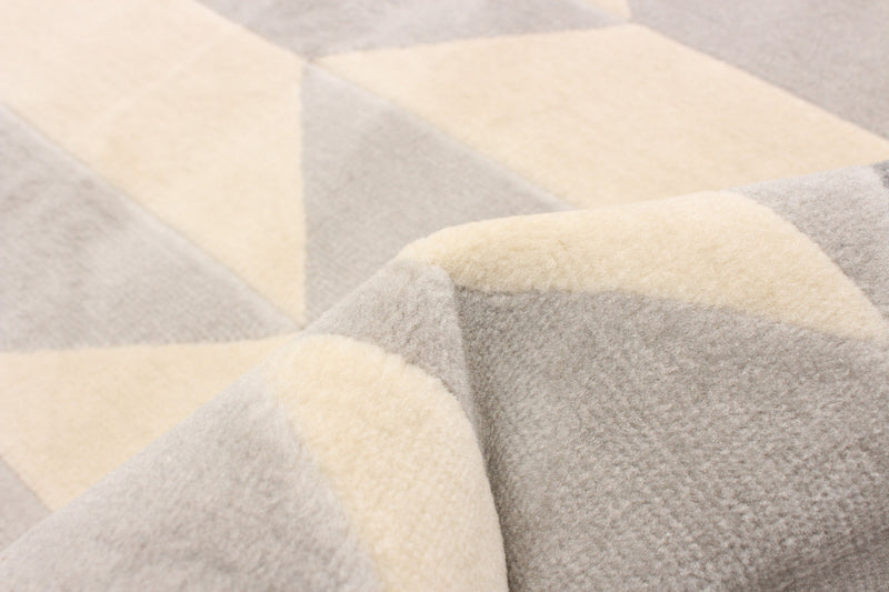 Zima Grey 2'8\" x 4'11\" Area Rug