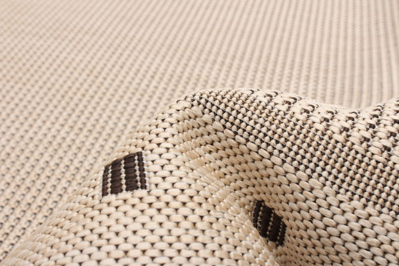 Clementine Cream Area Rug - 4'4\" X 6'5\" 