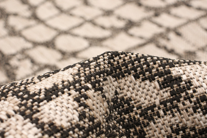 Sadie Safari Silver-Black Area Rug - 3'11\" x 5'7\"