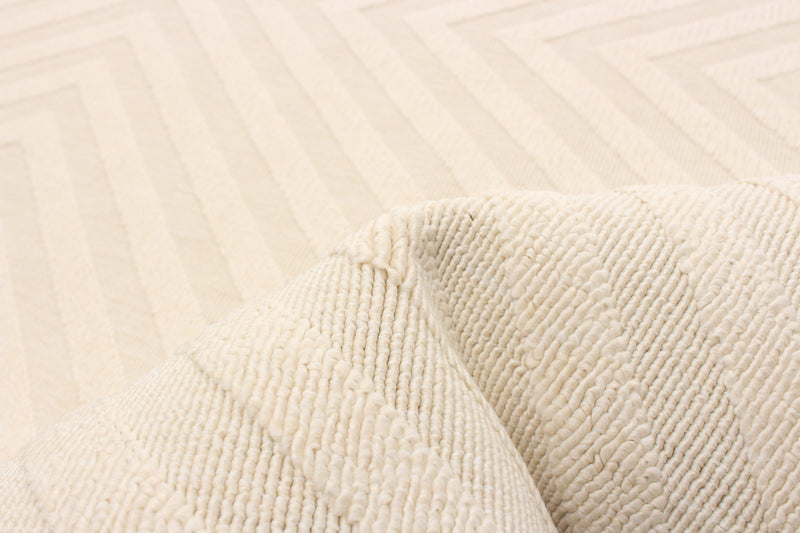 Dodie Ivory 4'7\" x 6'7\" Area Rug