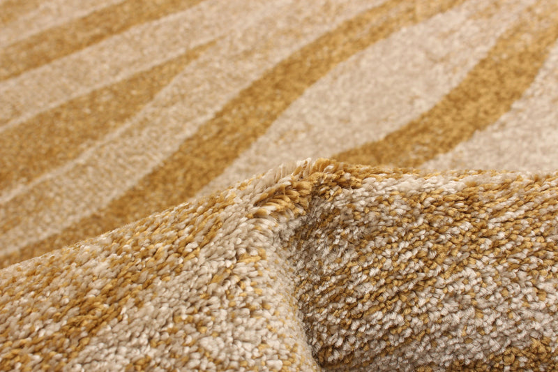 Arusha Ivory / Gold 6'7\" x 9'6\" Area Rug