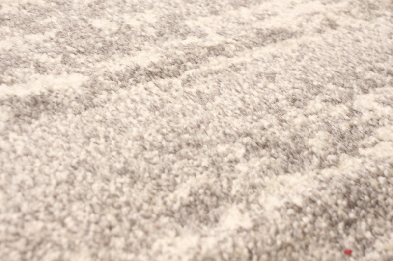 Raja Ivory-Green Area Rug - 5'3\" x 7'3\"