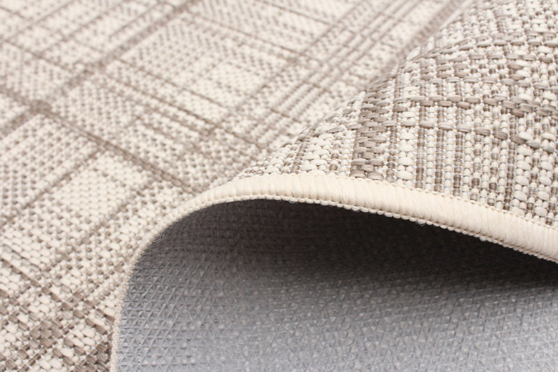 Panthea Ivory Area Rug - 4'4\" X 6'5\" 